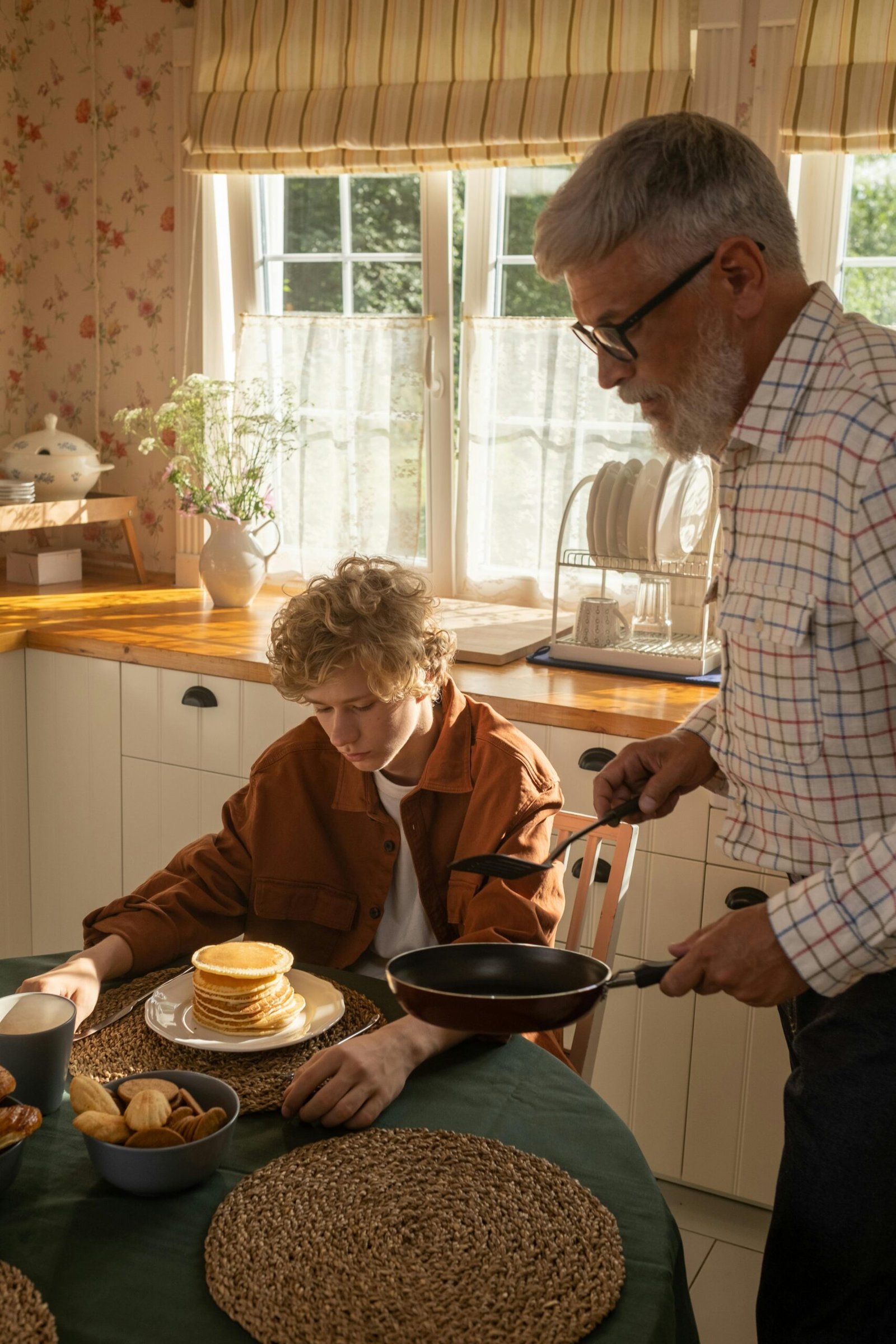 Emotional Eating: How to Recognize It and What to Do About It